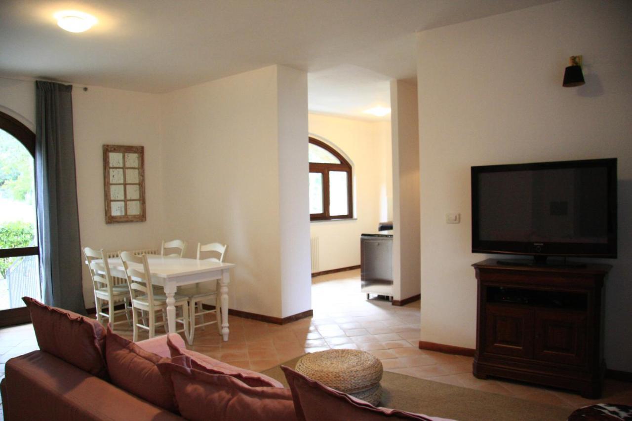 Ht Castello Di Campolongo Aparthotel Valfabbrica ภายนอก รูปภาพ