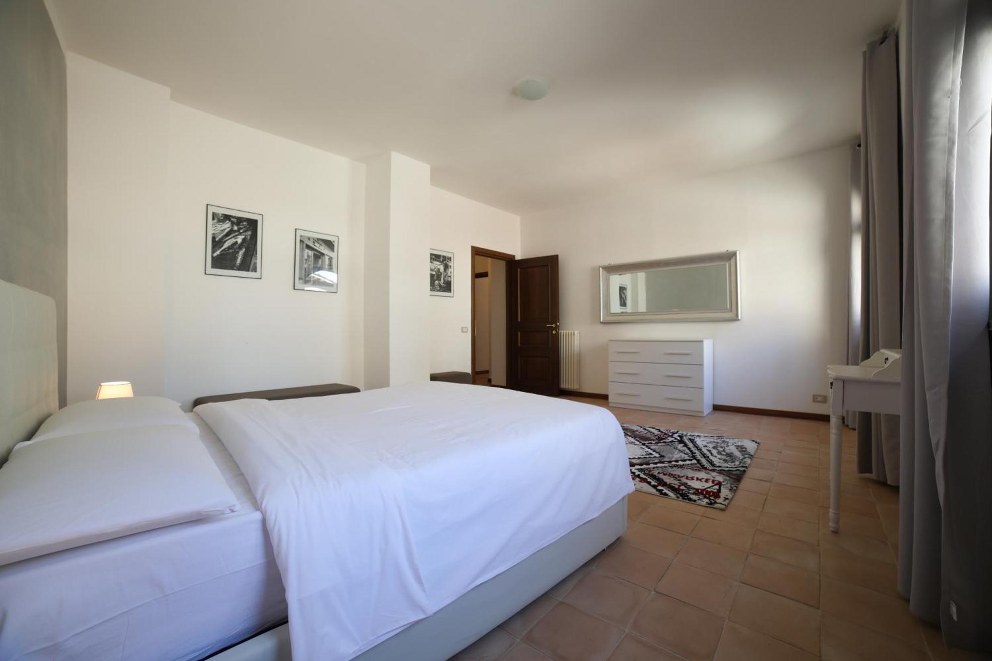 Ht Castello Di Campolongo Aparthotel Valfabbrica ภายนอก รูปภาพ