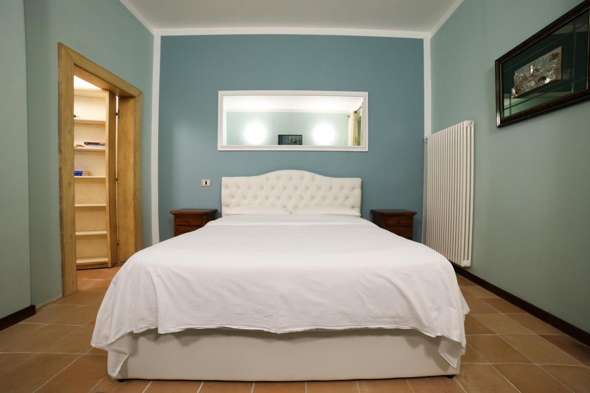 Ht Castello Di Campolongo Aparthotel Valfabbrica ภายนอก รูปภาพ